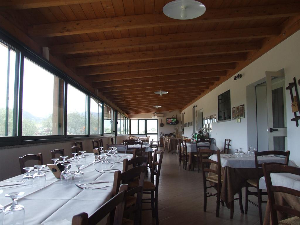 Agriturismo Locoe Oliena Buitenkant foto