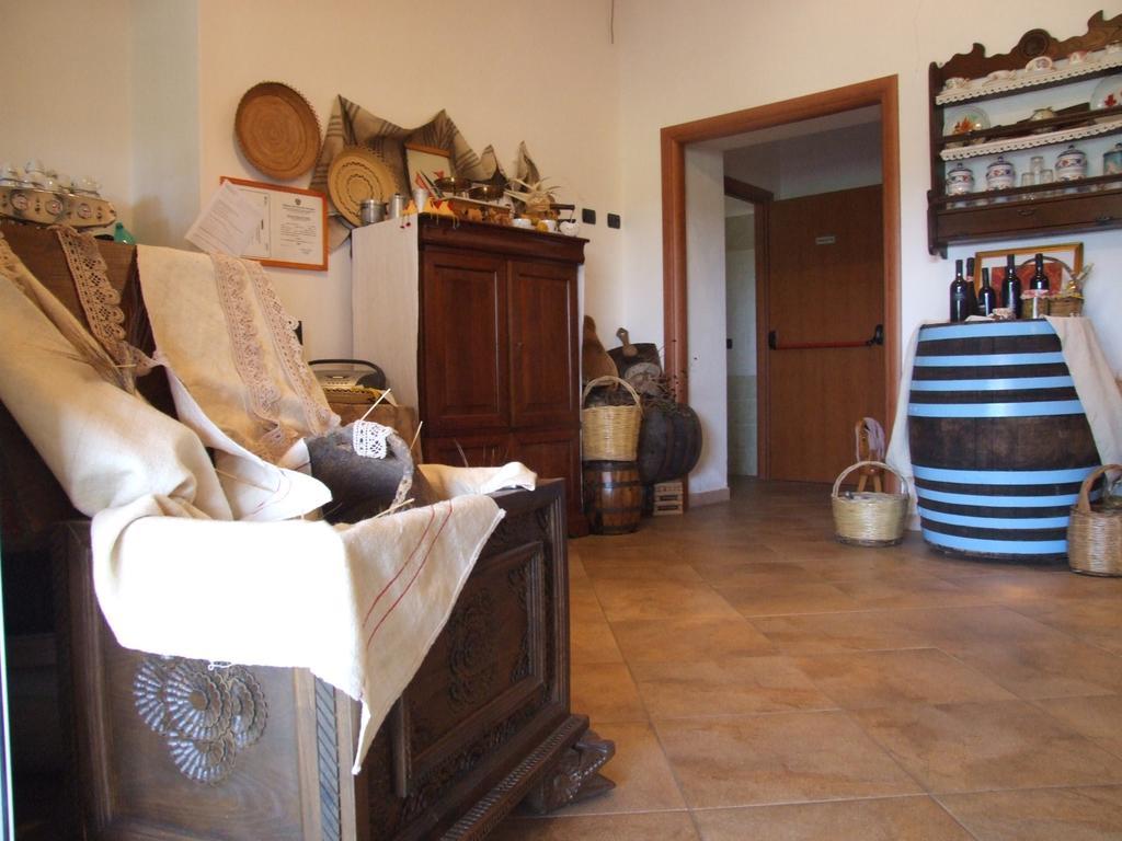 Agriturismo Locoe Oliena Buitenkant foto