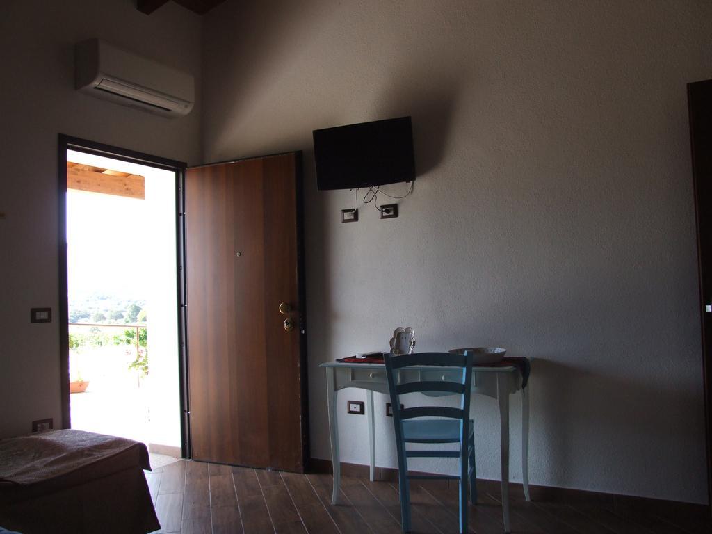 Agriturismo Locoe Oliena Buitenkant foto
