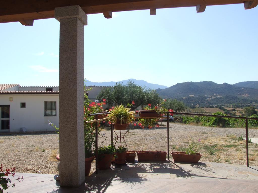 Agriturismo Locoe Oliena Buitenkant foto