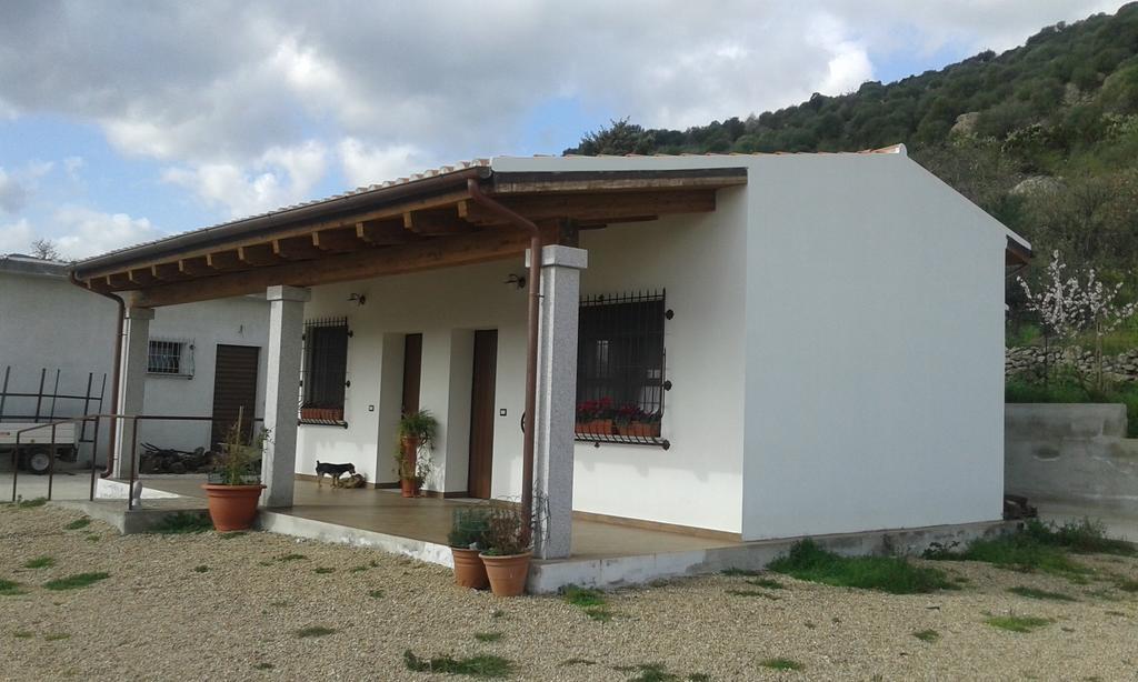 Agriturismo Locoe Oliena Buitenkant foto