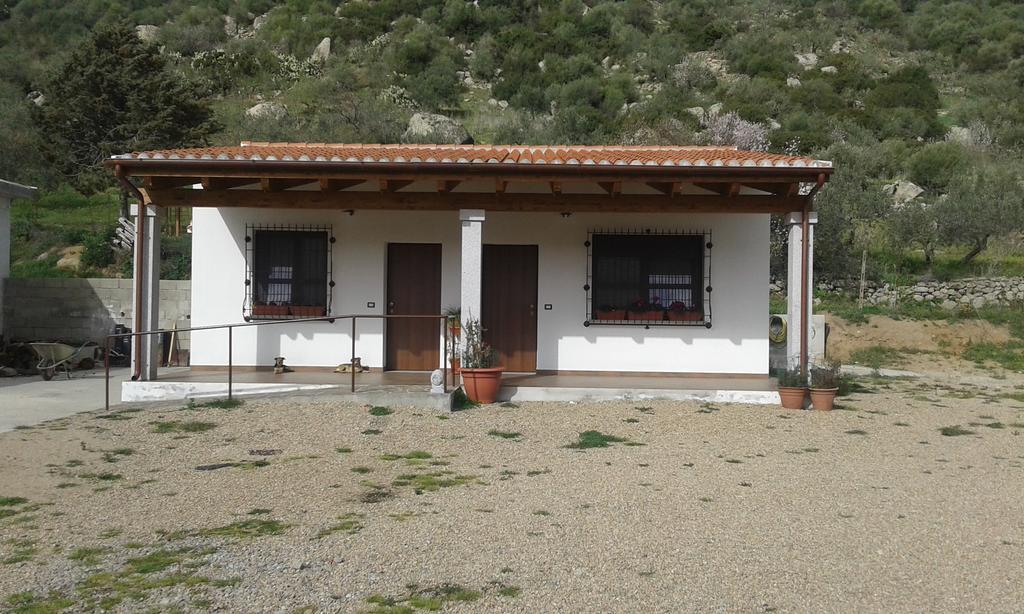 Agriturismo Locoe Oliena Buitenkant foto